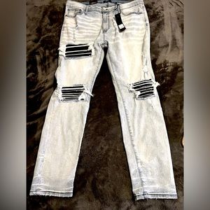 Ripped Skinny Jeans- Light wash Size 40